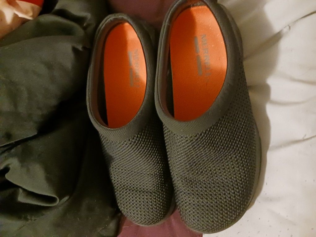 Ladys Merrell Shoe Size 6.5