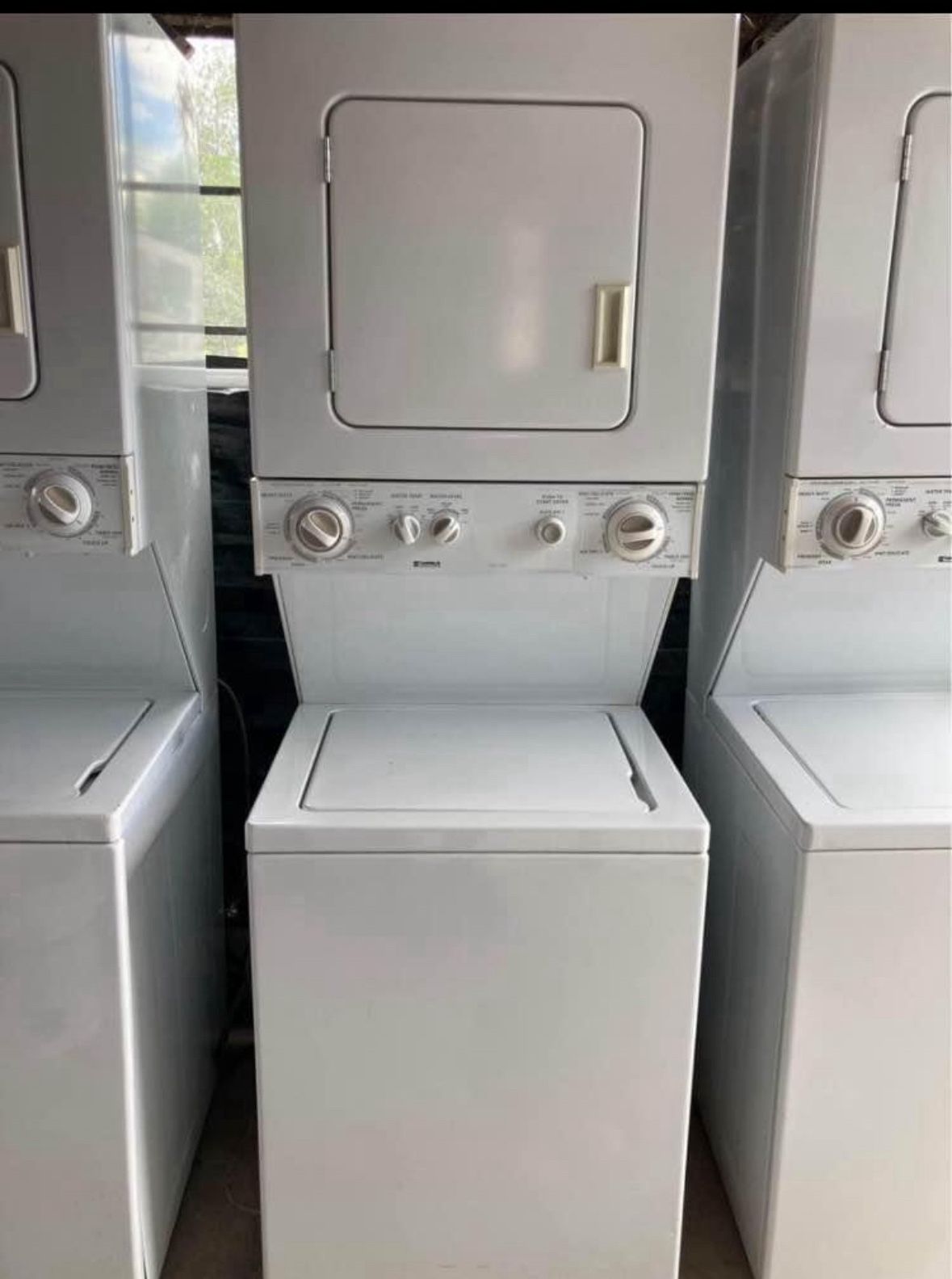 description 24" STACKABLE'S WASHER DRYER COMBO (ELECTRIC)