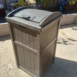 SUNCAST PATIO TRASH BIN