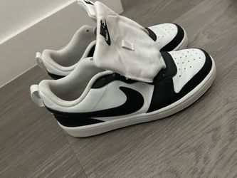 Nike Low-Top Sneakers Black and White