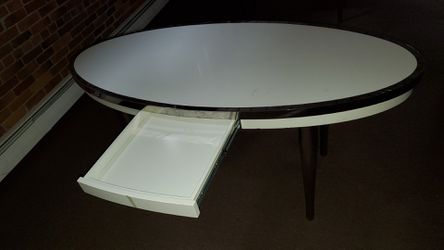 Hotel style desk/table