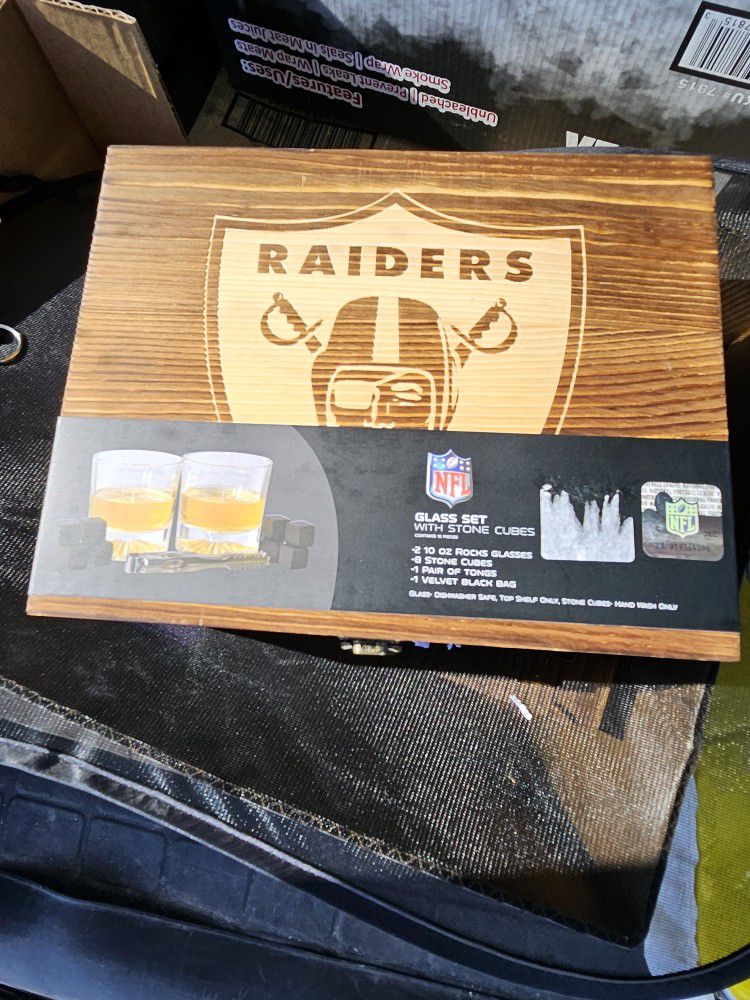 NFL WHISKEY GLASS SET FATHERS DAY OFFICIAL RAIDERS Wooden Box Set