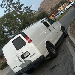 2005 Chevy Express 2500
