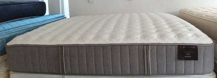 King Size Mattress (Colchón King Size)