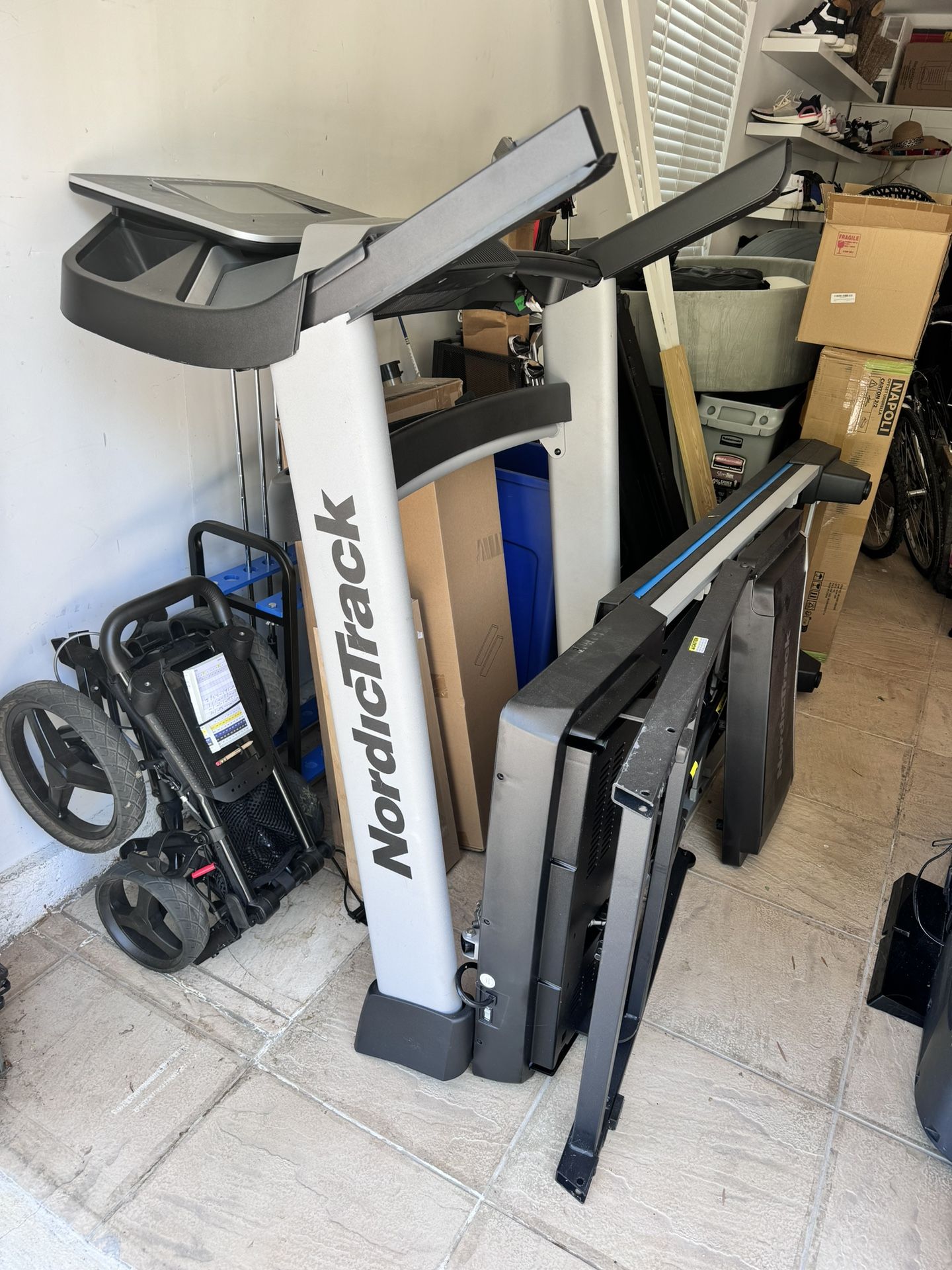 NORDIC TRACK EXP 10i TREADMILL Sports & Outdoors