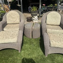 Upscale 4-Piece Wicker Patio Set – Deep Seating, Glass Tables, Great Condition