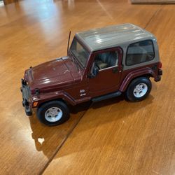 Maisto 1/16 Scale 2003 Dalmier Chrysler Jeep Wrangler Sahara 