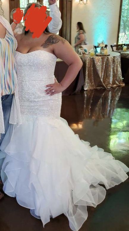 Wedding dress 18w NEVER altered