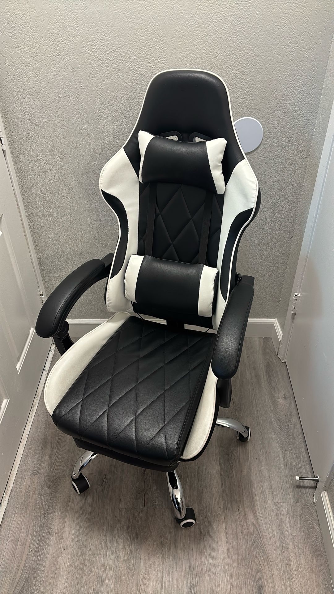 Massaging Gaming Chair
