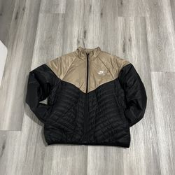 Nike Puffer Jacket Size L