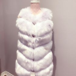 High Quality Faux Fur White Vest Coat Brand New Size Medium Fashion Stylish Luxury