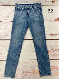 Style & Co Womens Size 4 Medium/light Wash Mid Rise Curvy Skinny Leg Denim Jeans
