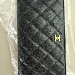 Authentic Chanel Zip Around Wallet Caviar Leather 