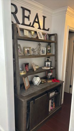 Hutch With Shelves 