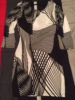 Black n white dress size small open in the back