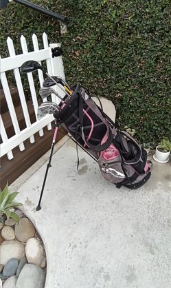 Ladies Cougar R/H Golf Set