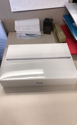 5th generation iPad, 128gb, Silver, WiFi, New Unopened box.