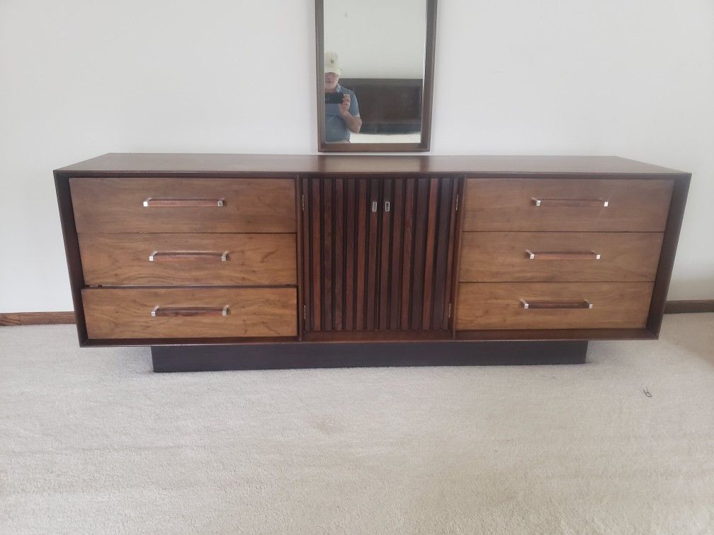 Solid Wood 7 Piece Bedroom Set