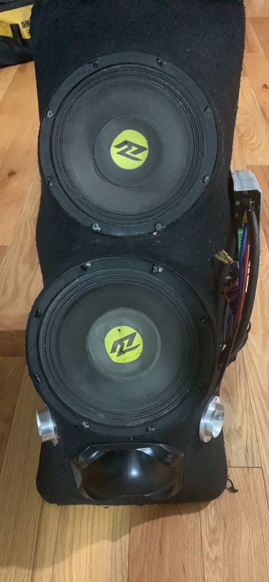 2 Mclaren 8s 1 Prv Horn 2 Soundstream Tweeters