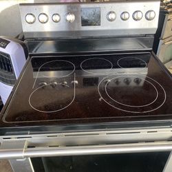 Frigidaire Electric Stove 
