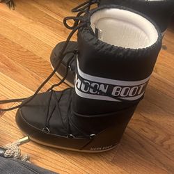 Moon Boots 