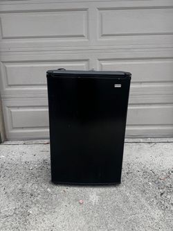 Black Compact Mini Fridge
