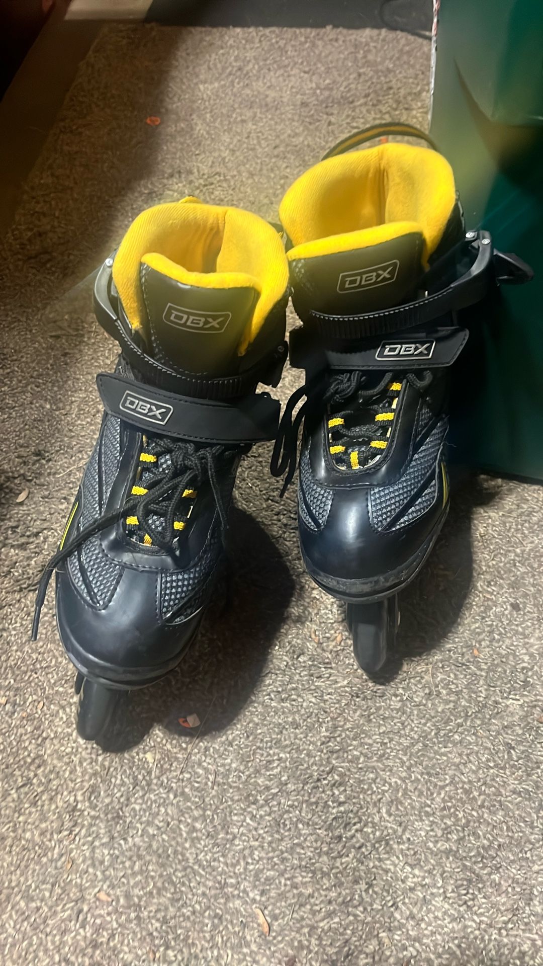 DBX Men Online Skates Great Condition !!