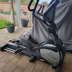 Sole Fitness Elliptical Machine E95 Works Perfectly 