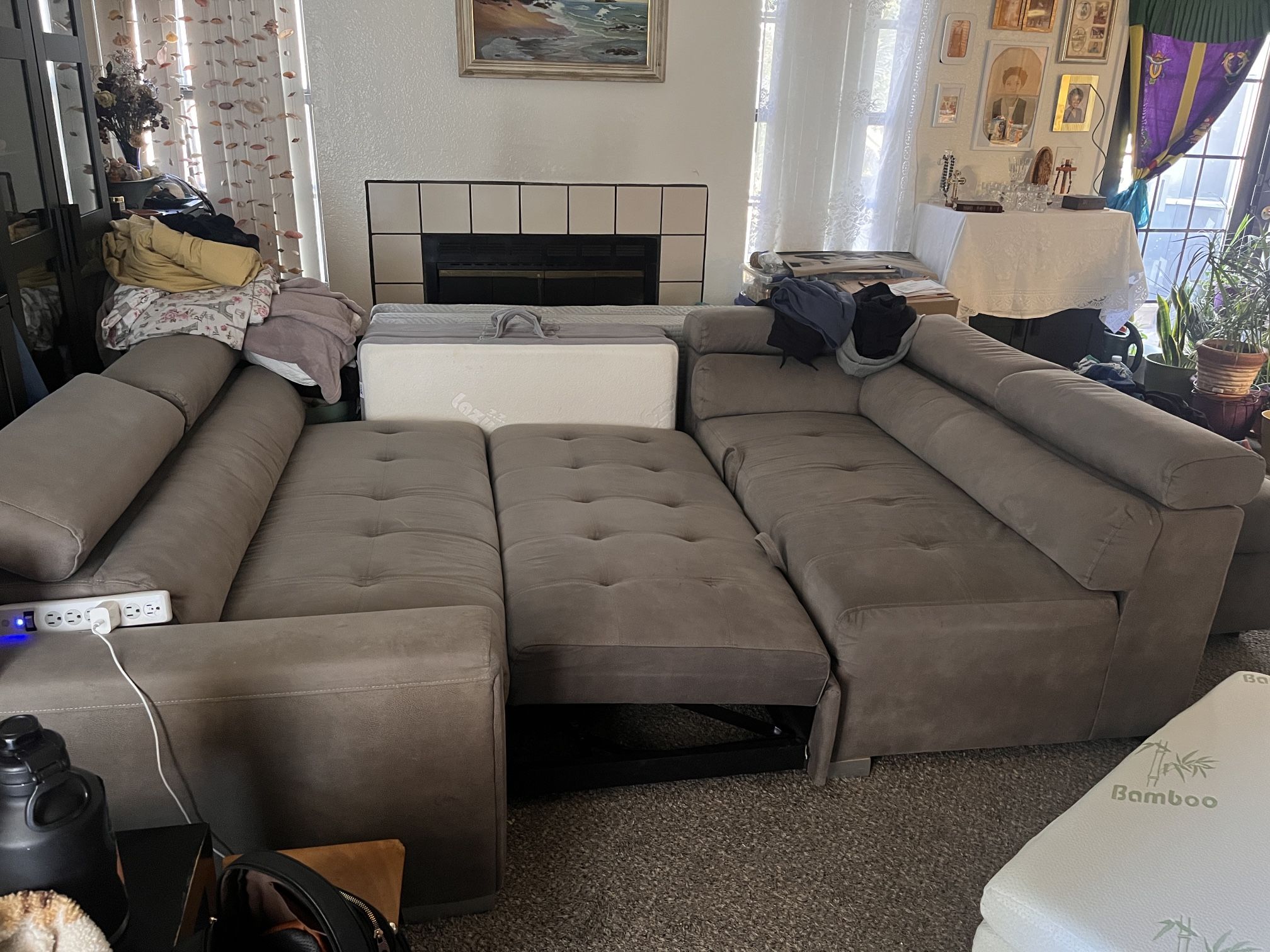 Modern Grey Sectional w/Storage Ottoman