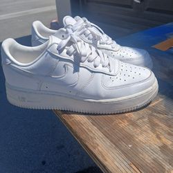 Air Force 1 Triple White  $50