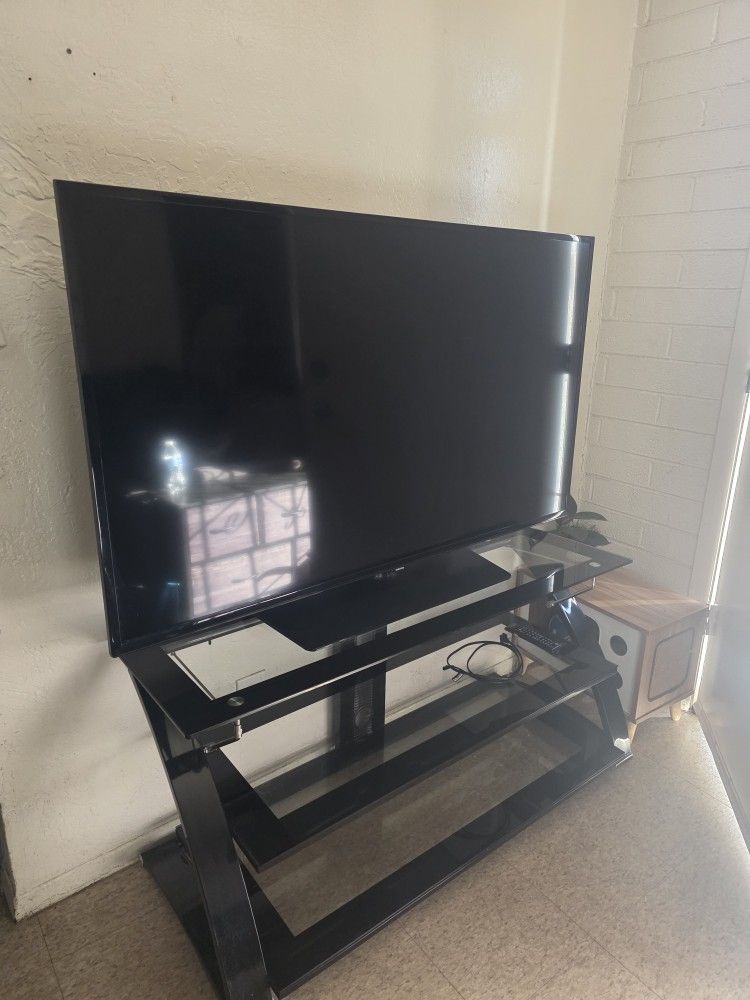 Glass TV Stand And Samsung Smart TV 2015 50"