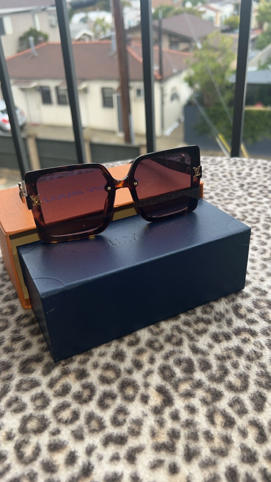 Louis Vuitton Glass 