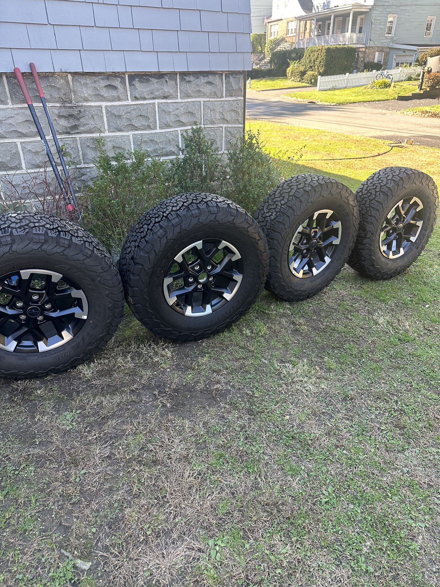 2024 Jeep Wrangler Rubicon 4XE Wheels & Tires