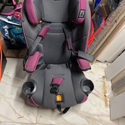 CHICCO CAR SEAT / BOOSTER