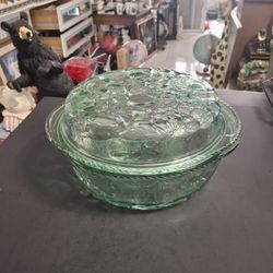 Libbey Spanish Green Orchard Fruit Embossed Design 3 QT Casserole Dish W/Lid That Is Also A 9" Pie Plate OVEN SAFE 