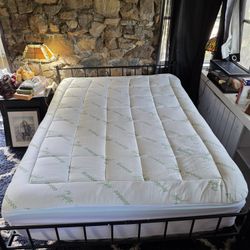 Queen Size Mermory Foam Mattress & Frame