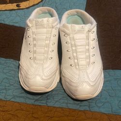 Memory Foam  Skechers Size 8.5 