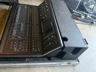 Midas M32 digital console