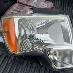2013 Ford F150 headlight assembly left and right headlights no bulbs
