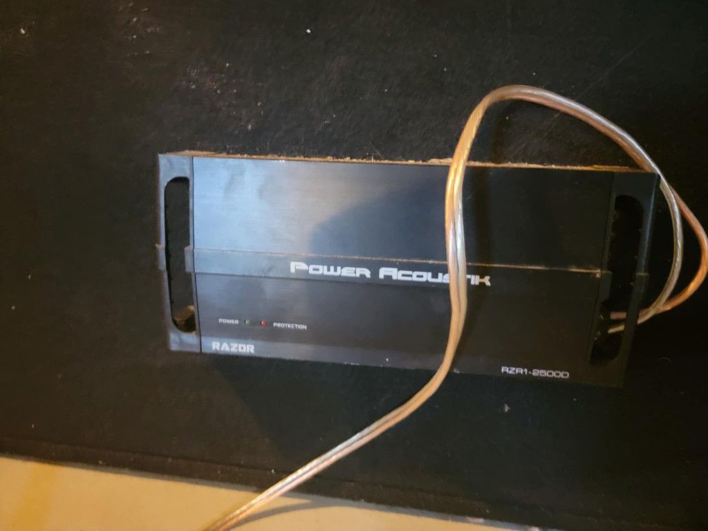 12in Kicker Subs 2500w Amp