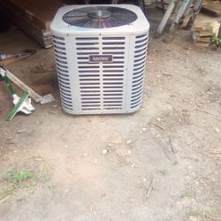 AC Unit With Heat Pump