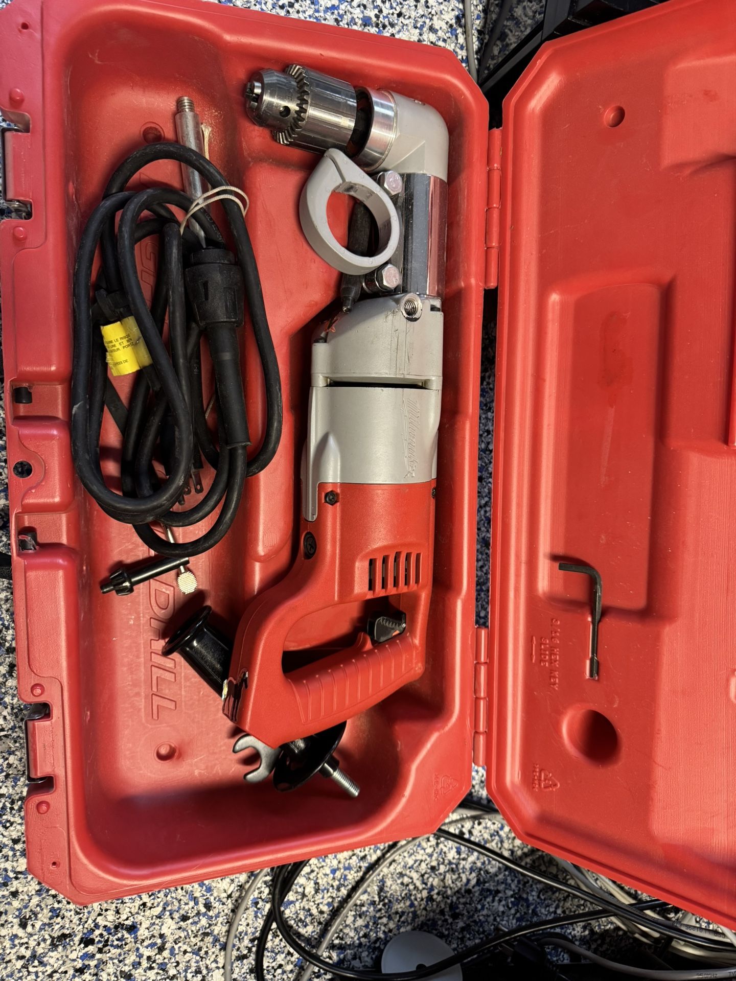 MILWAUKEE 3107-6 1/2" D-HANDLE RIGHT ANGLE DRILL KIT