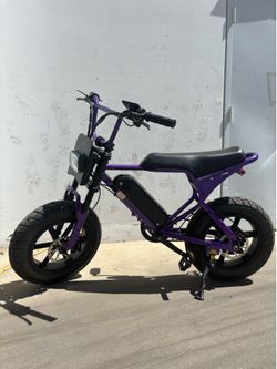 Limited edition Purple Macfox Show Model 1 mile Demo $850