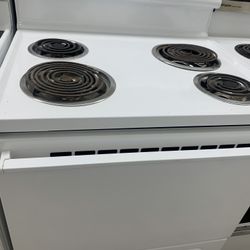 Beautiful Frigidaire Electric Stove - Refrigerator Also Available! 30-Day Warranty! Delivery Available 