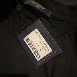 Louis Vuitton Black Monogrom T-shirt for Sale in Grants Pass, OR - OfferUp