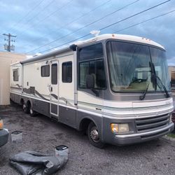 36 Ft Fleetwood Pace Arrow