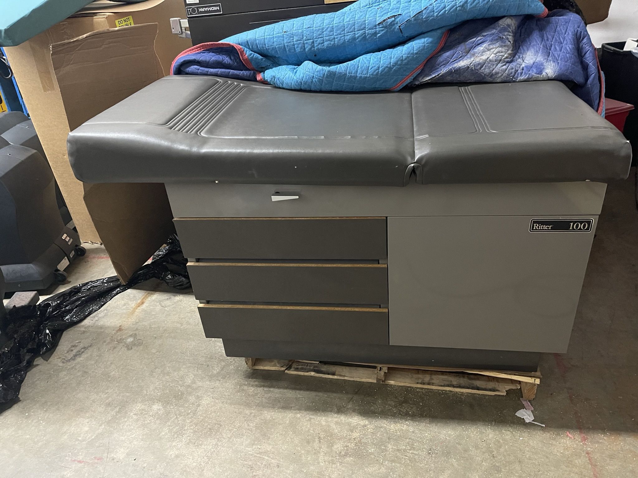 Exam Table Ritter 104