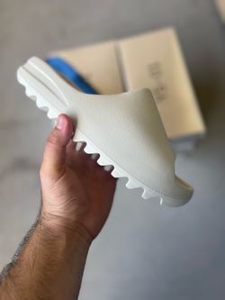 Yeezy slides brand new comes with receipt