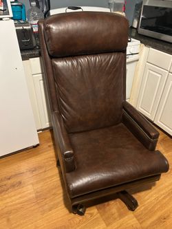 Antique 1992 Paoli inc. office chair