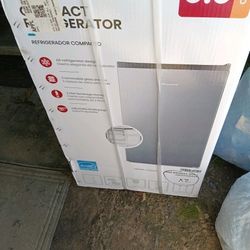 Mini Fridge 